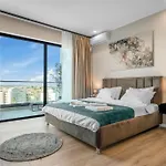 Majestic Skyline Appartement *