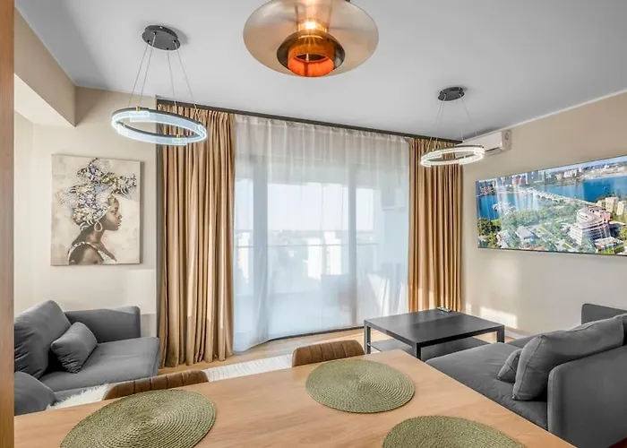 Majestic Skyline Apartament *