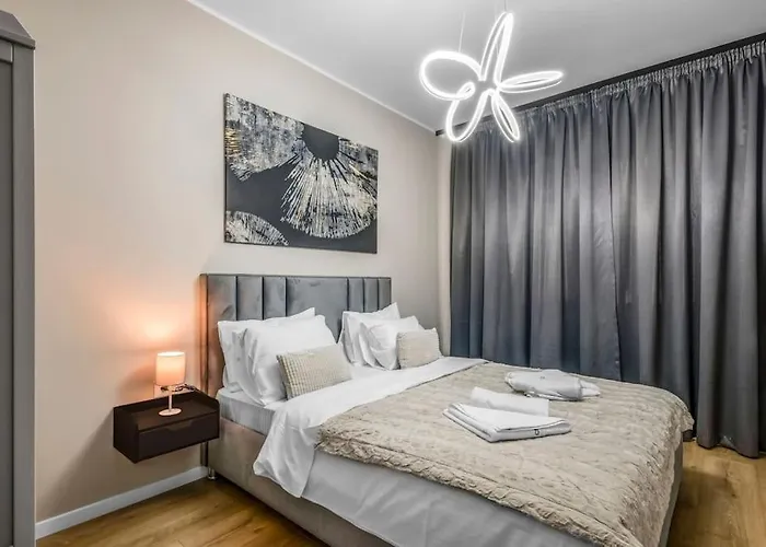 Majestic Skyline Apartament *