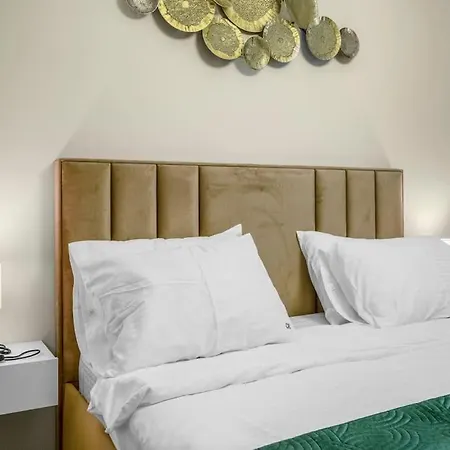 Majestic Skyline Apartament *